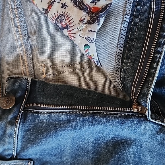 Ed Hardy  Denim Jeans with Gold and Red Logo - Picture 10 of 12